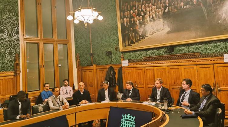 Industry Leaders Defend the Future of Fintech at Parliamentary Summit