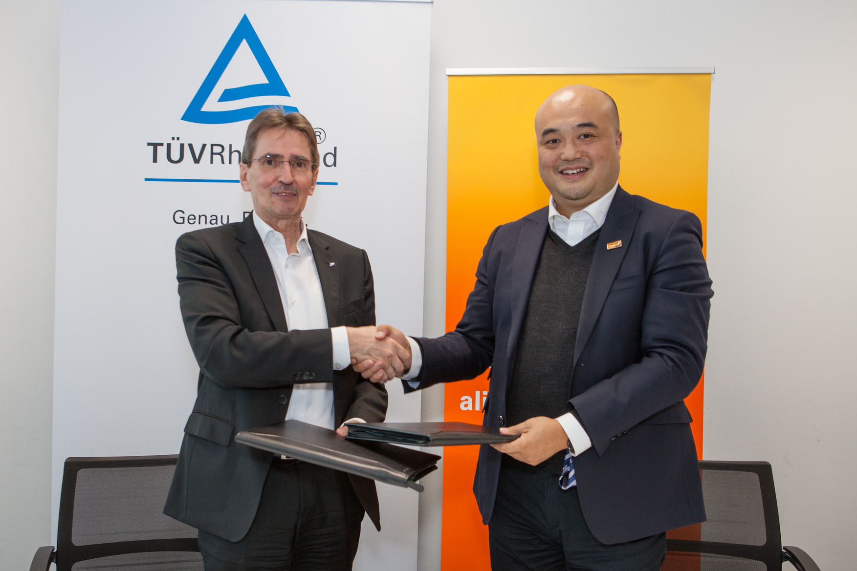 TÜV Rheinland Certifies Carbon Emissions for Alibaba Cloud’s Customers